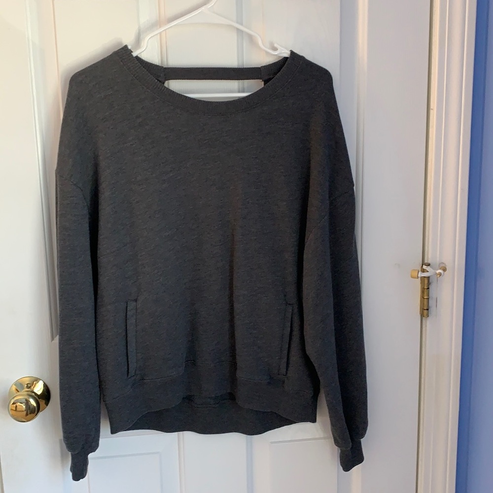 Hollister cross back gray sweatshirt with pockets - size - XS